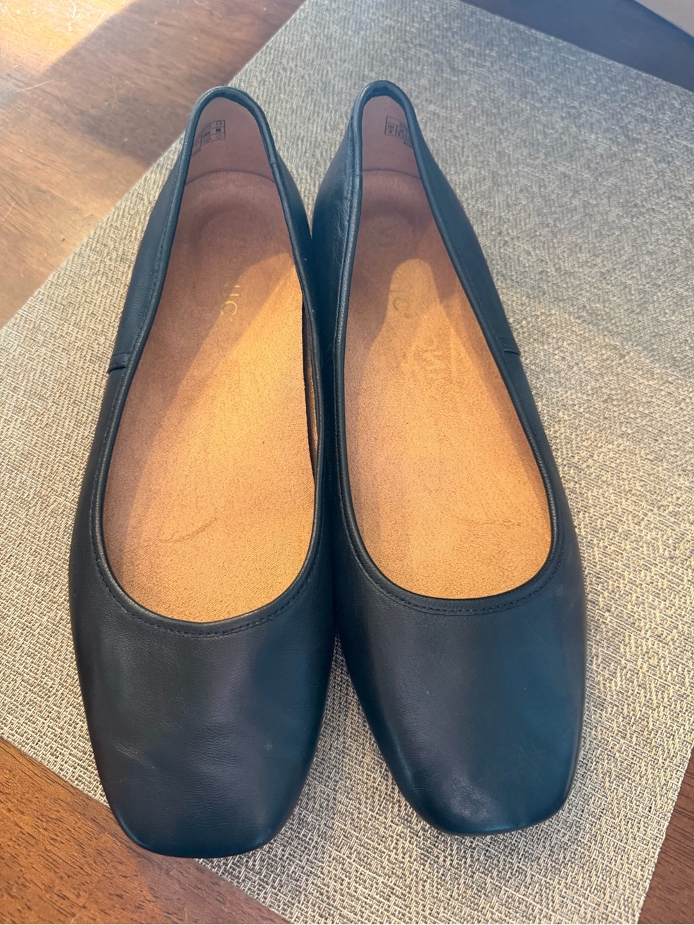 Vionic Ballet Flat shoes in black